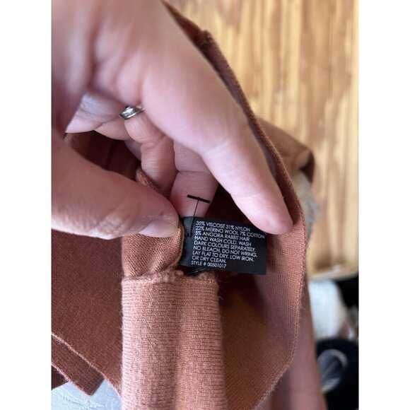 Club Monaco Sweater Merino Wool & Silk Blend Dusty Rose Clay NWOT Sz L - Picture 9 of 9